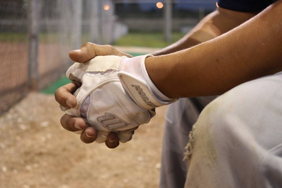 Quels sont les équipements requis pour jouer au baseball ?